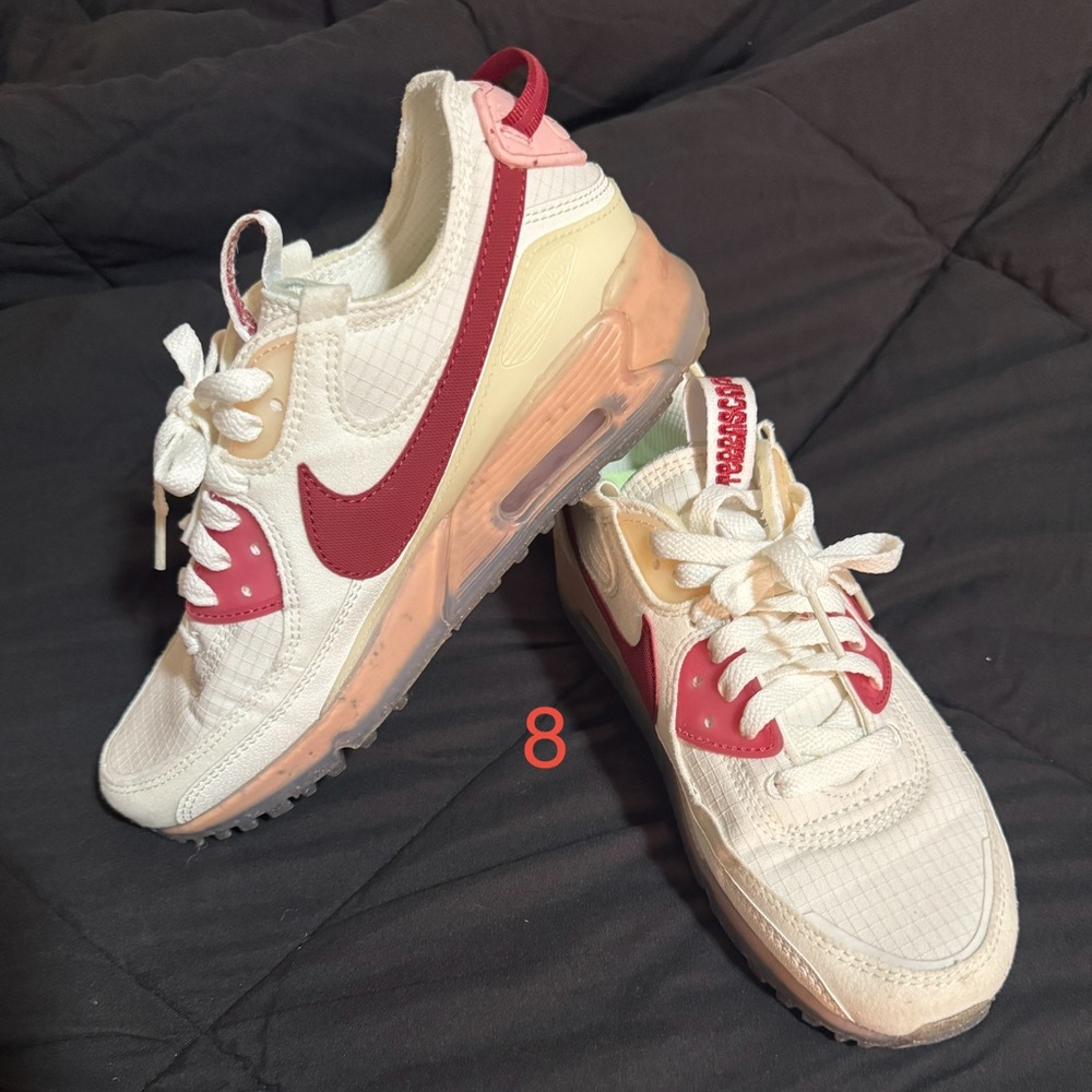Nike Women's Athletic Shoes - Red and Cream